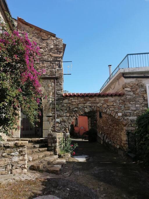Studio Pietra E Charme Diano San Pietro Luaran gambar