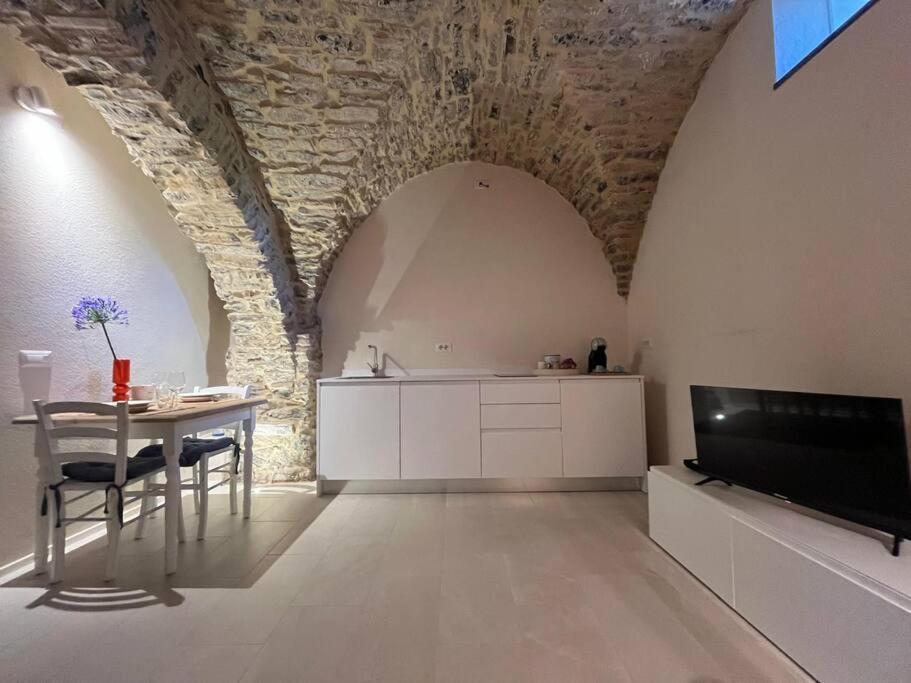 Studio Pietra E Charme Diano San Pietro Luaran gambar