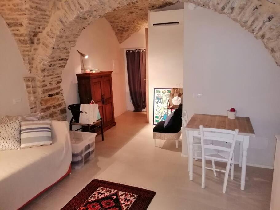 Studio Pietra E Charme Diano San Pietro Luaran gambar