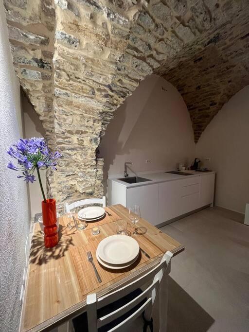 Studio Pietra E Charme Diano San Pietro Luaran gambar